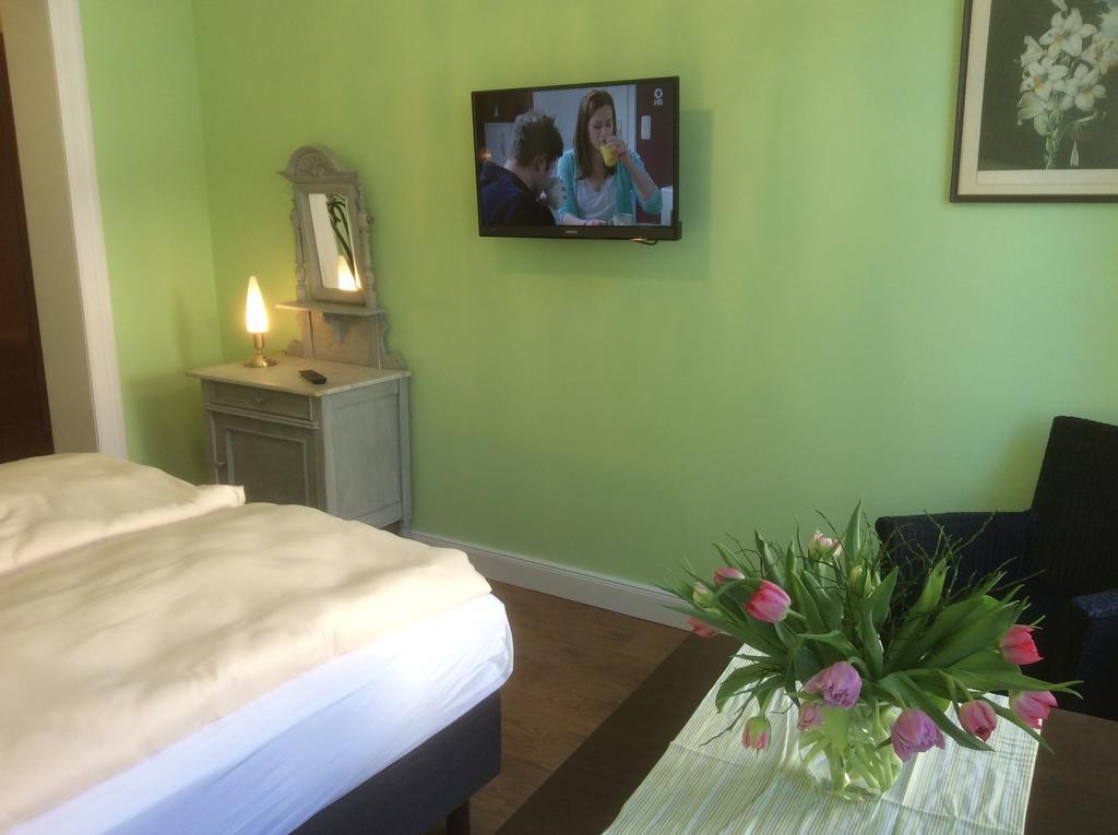 Aparthotel Hugos Haus&Berthas Haus Eckernförde Zimmer foto