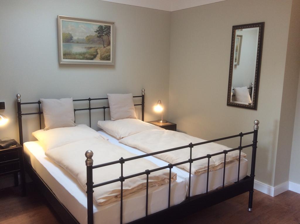 Aparthotel Hugos Haus&Berthas Haus Eckernförde Zimmer foto