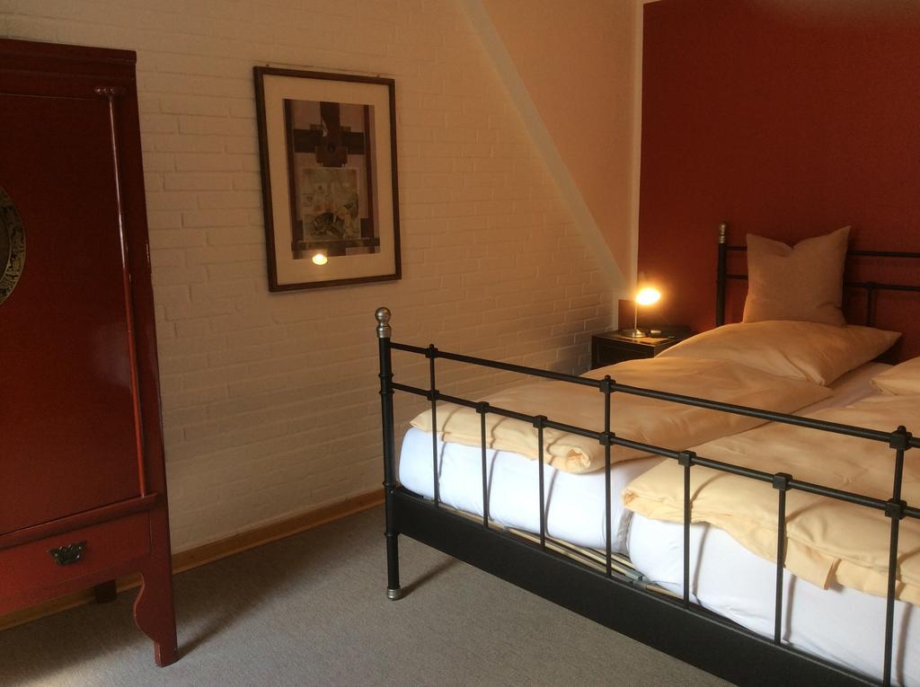 Aparthotel Hugos Haus&Berthas Haus Eckernförde Zimmer foto